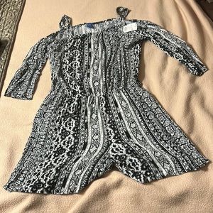Apt 9  cold shoulder Romper